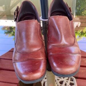 CLARKS brown leather slip on shoes. Size 8.5. Never worn